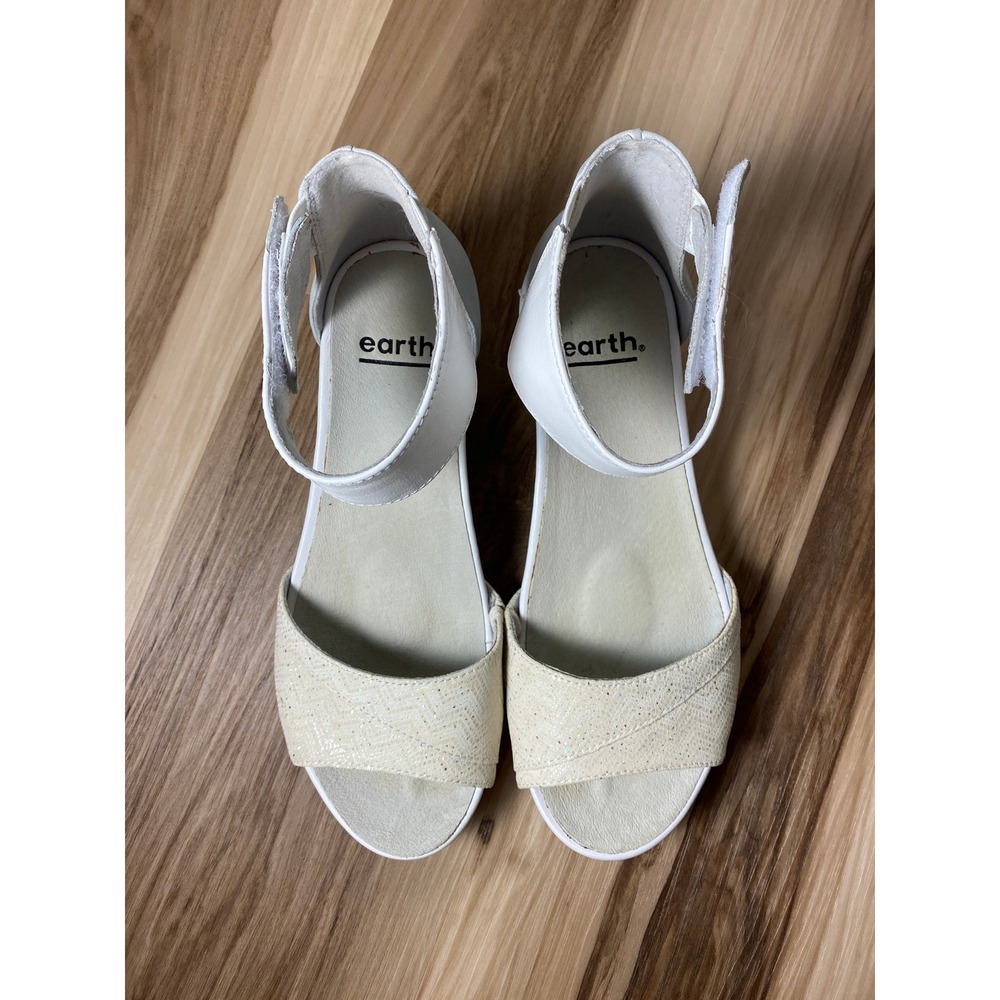 Earth Ficus Sagittarius Off White Ankle Strap Wedge Sandals Womens 8M